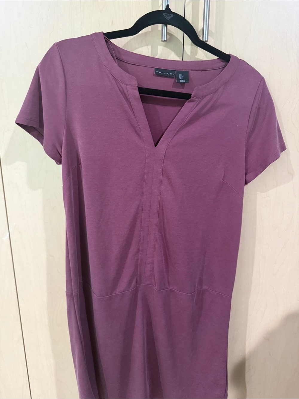 Deluxe cotton TAHARI short-Sleeve V-Neck Tunic Top in Plum